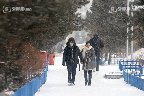 Улаанбаатарт 12 хэм хүйтэн байна